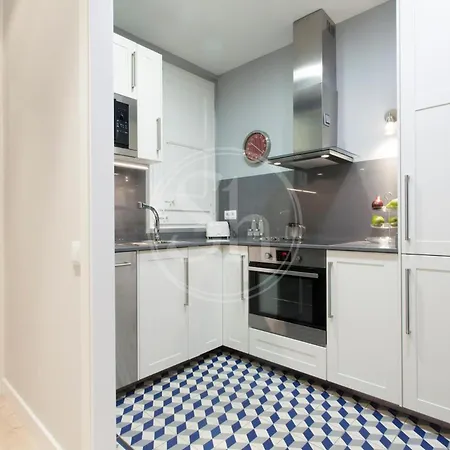 Modern Eixample Apartment *